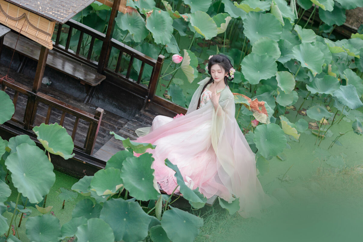 YiTuYu艺图语 Vol.9556 Chi Yan Zai Zhe Li 12 YiTuYu艺图语 Vol.9556 Chi Yan Zai Zhe Li