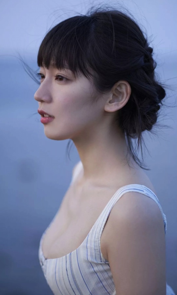 吉岡里帆 Dカップボインの水着グラビア画像! 231 吉岡里帆 Dカップボインの水着グラビア画像!