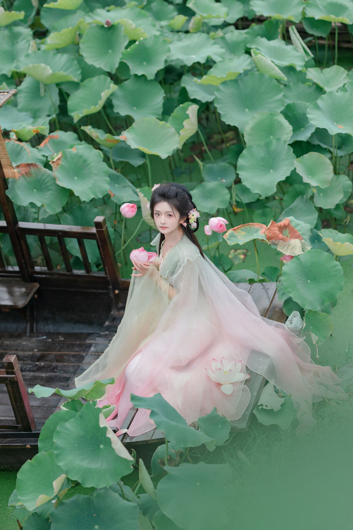 YiTuYu艺图语 Vol.9556 Chi Yan Zai Zhe Li 14 YiTuYu艺图语 Vol.9556 Chi Yan Zai Zhe Li