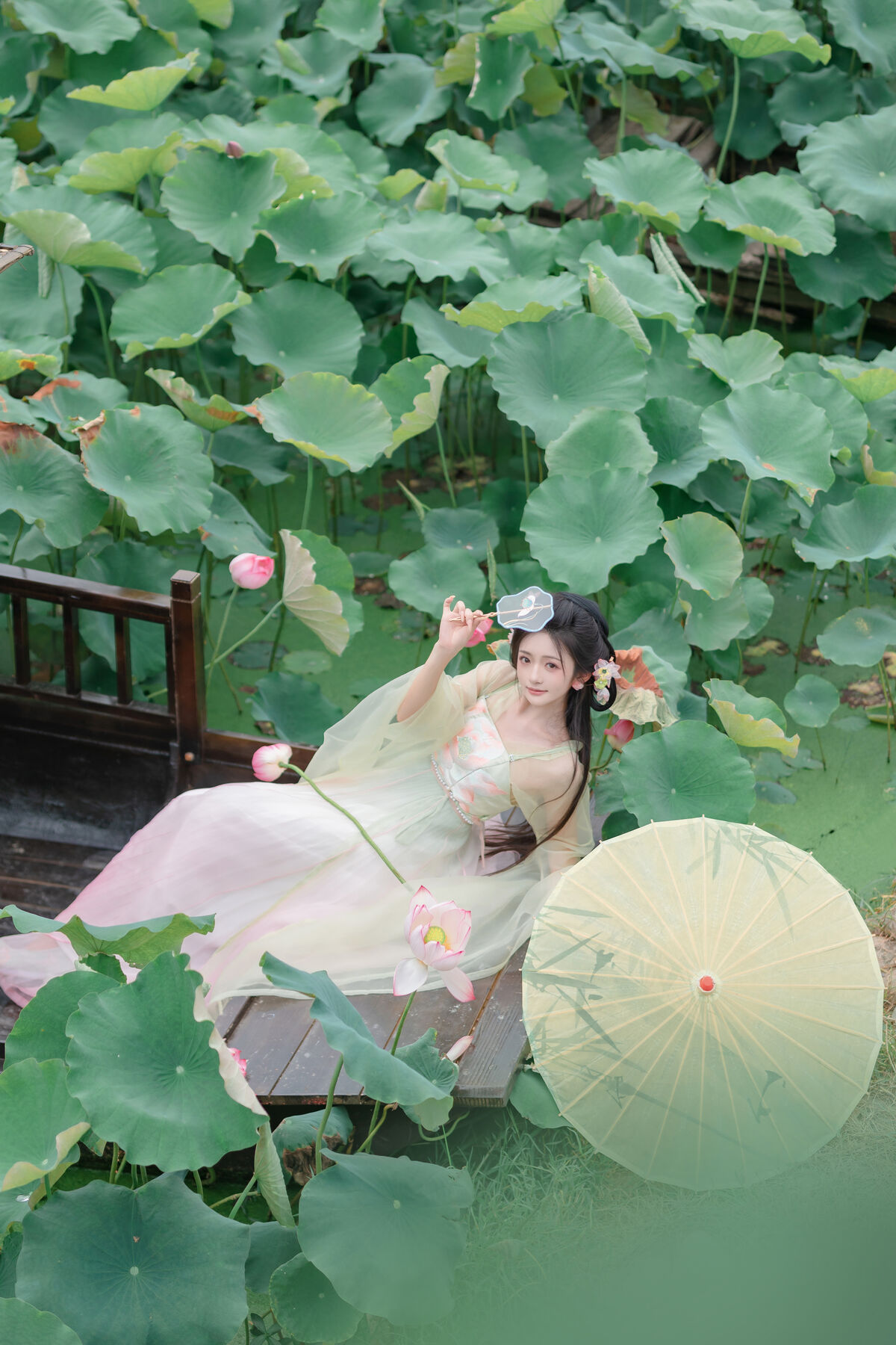 YiTuYu艺图语 Vol.9556 Chi Yan Zai Zhe Li 15 YiTuYu艺图语 Vol.9556 Chi Yan Zai Zhe Li