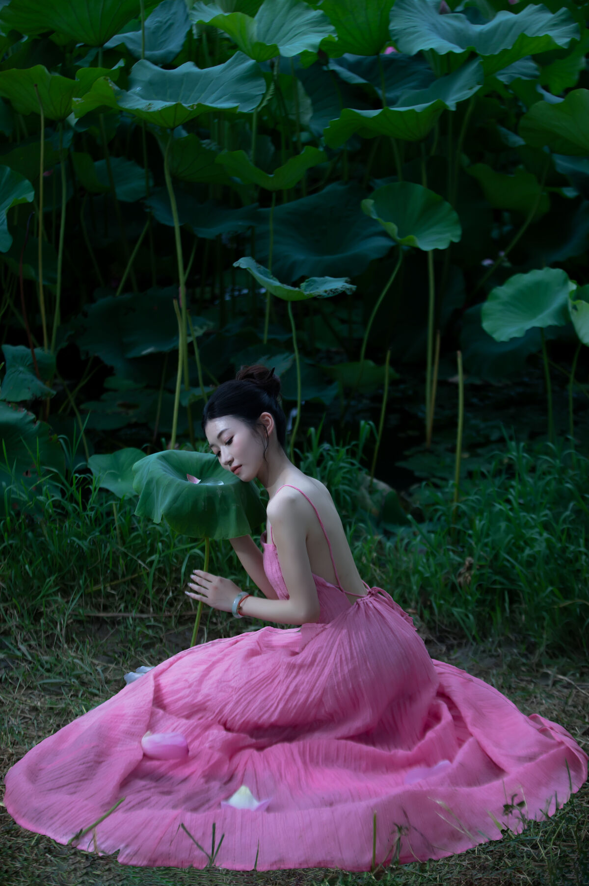 YiTuYu艺图语 Vol.9702 Niu Pai Xiao Wang Zi 16 YiTuYu艺图语 Vol.9702 Niu Pai Xiao Wang Zi