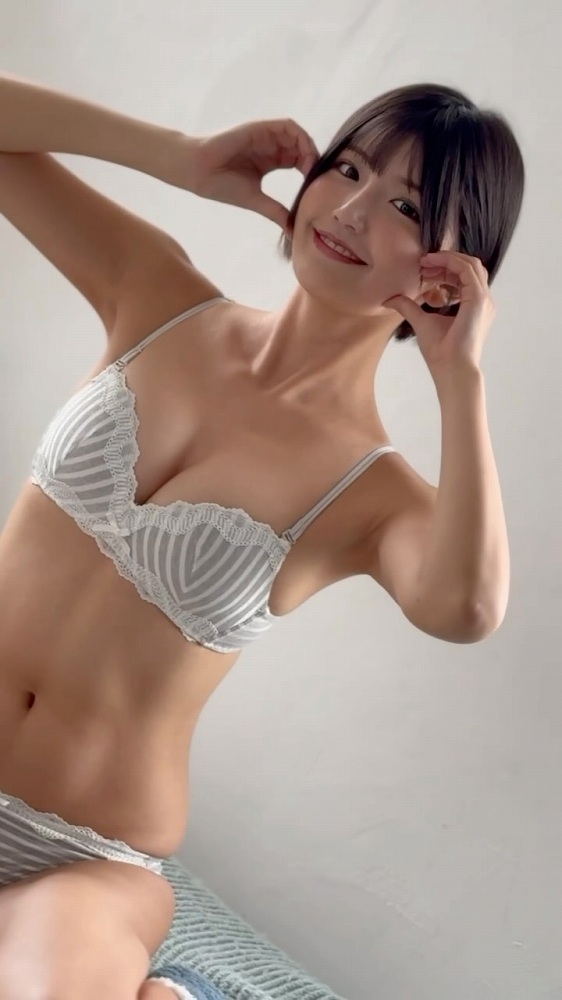 南あみ ふわふわバストの水着グラビア画像ほか! 124 南あみ ふわふわバストの水着グラビア画像ほか!