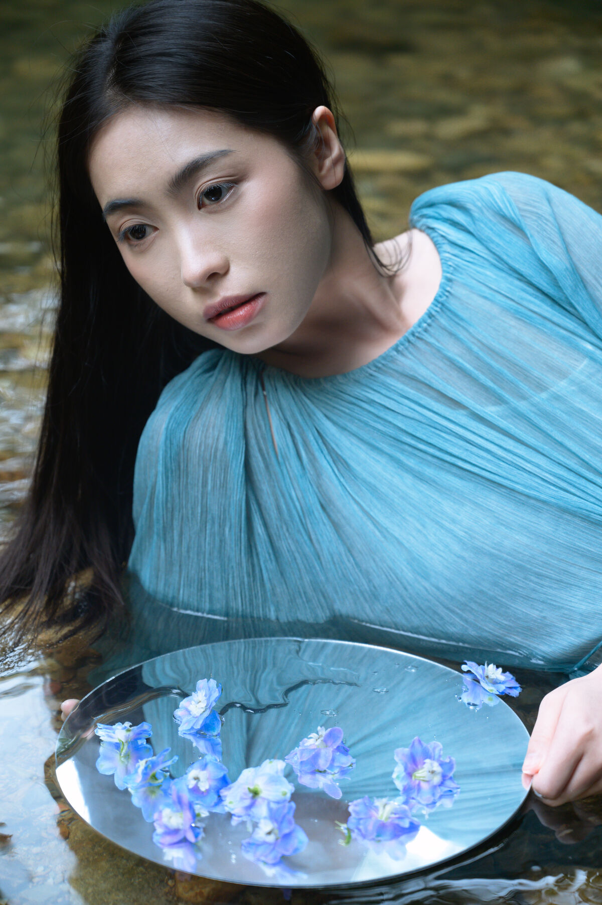 YiTuYu艺图语 Vol.9858 Ban Ge Yue Liang 19 YiTuYu艺图语 Vol.9858 Ban Ge Yue Liang