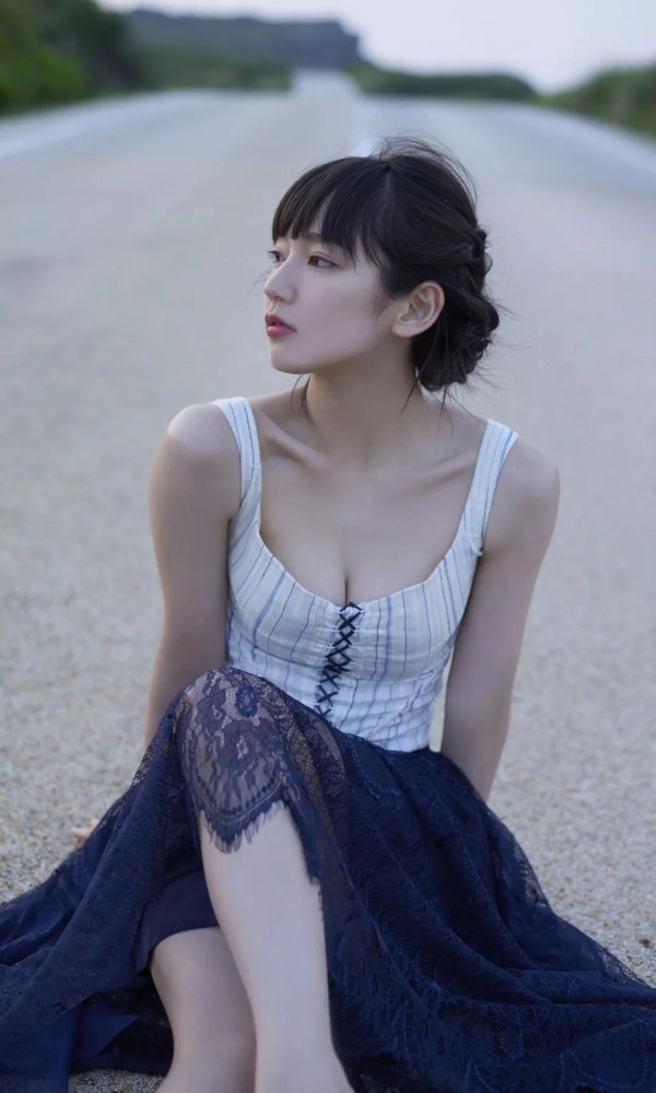 吉岡里帆 Dカップボインの水着グラビア画像! 293 吉岡里帆 Dカップボインの水着グラビア画像!