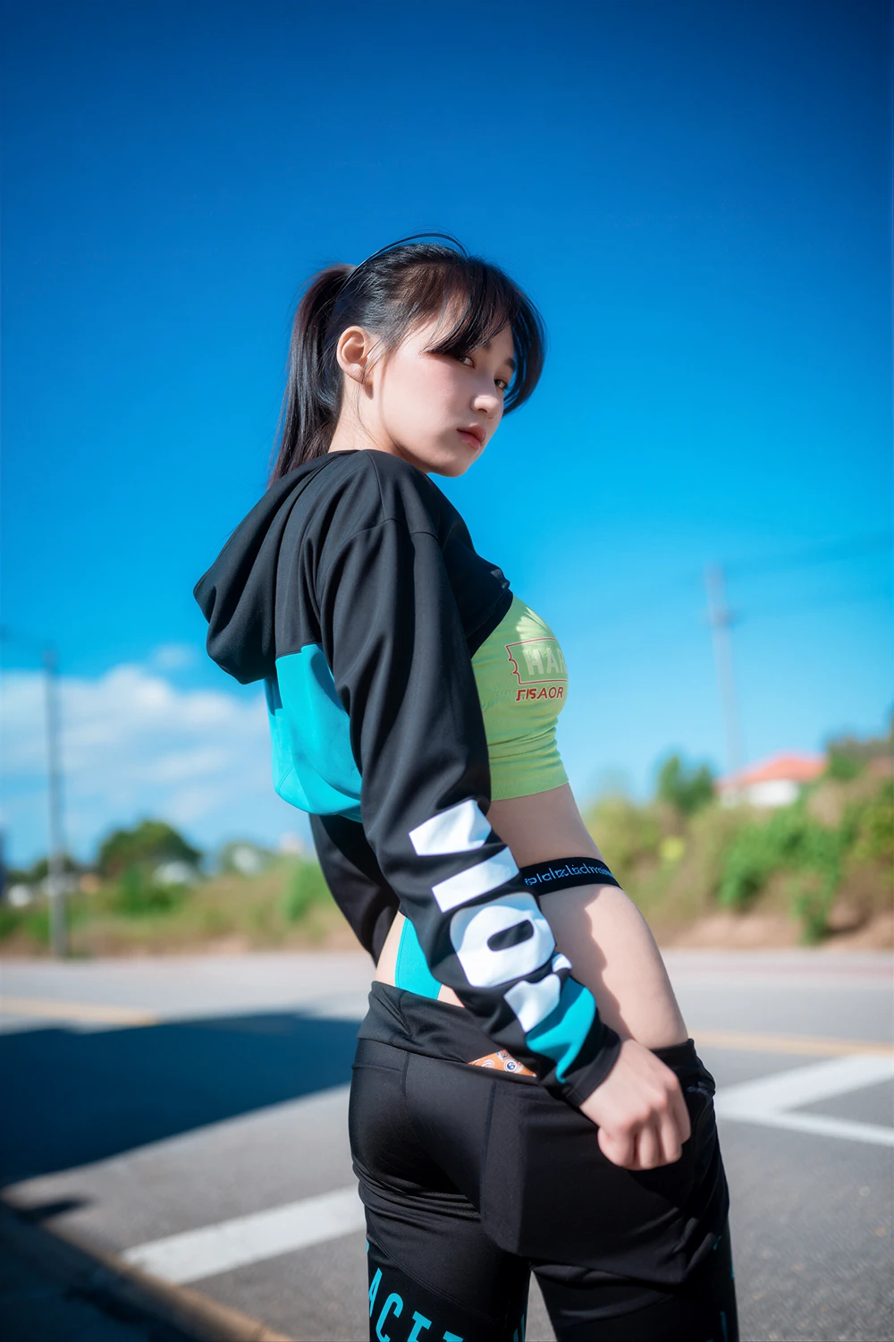 Hendoong 혠둥이 – DJAWA 「Loose and Tight Jade Blue」 17 Hendoong 혠둥이 – DJAWA 「Loose and Tight Jade Blue」