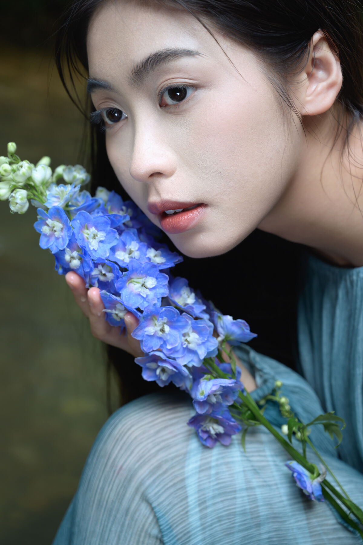 YiTuYu艺图语 Vol.9858 Ban Ge Yue Liang 21 YiTuYu艺图语 Vol.9858 Ban Ge Yue Liang