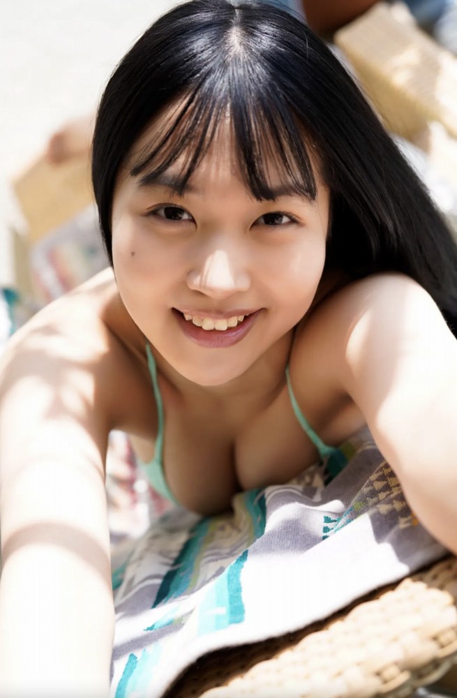 南みゆか 90㎝パイパイの水着グラビア画像! 574 南みゆか 90㎝パイパイの水着グラビア画像!