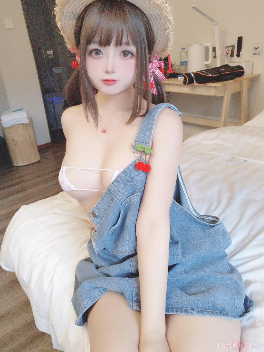 Coser@日奈娇: 背带牛仔裤 6 Coser@日奈娇: 背带牛仔裤