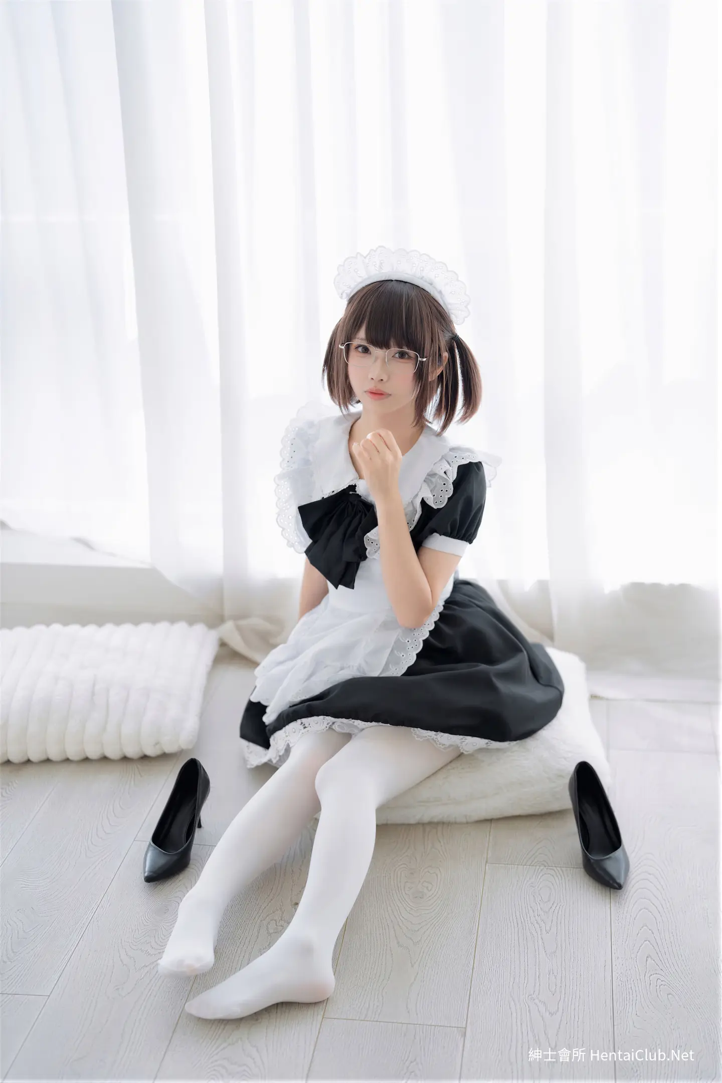 轩萧学姐 十万珍吱伏特 双人女仆 6 轩萧学姐 十万珍吱伏特 双人女仆