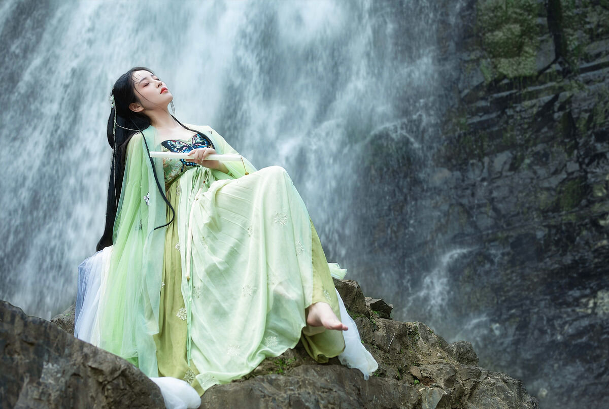 YiTuYu艺图语 Vol.9953 Xiao Wen Nuan Xiang Yao Ge Da Tai Yang 4 YiTuYu艺图语 Vol.9953 Xiao Wen Nuan Xiang Yao Ge Da Tai Yang