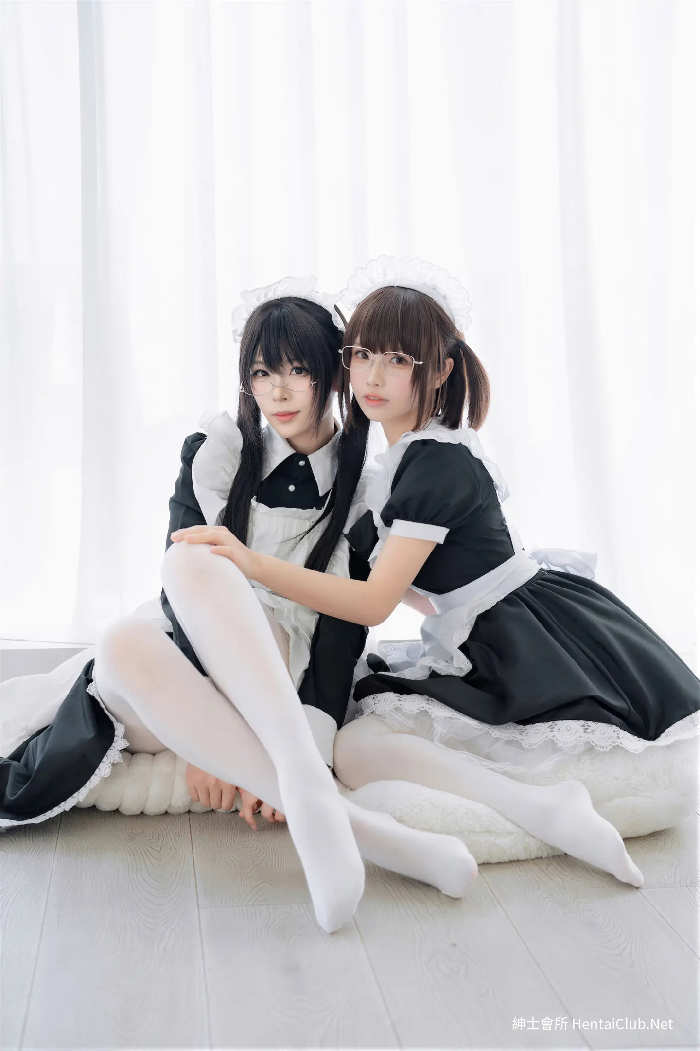 轩萧学姐 十万珍吱伏特 双人女仆 12 轩萧学姐 十万珍吱伏特 双人女仆
