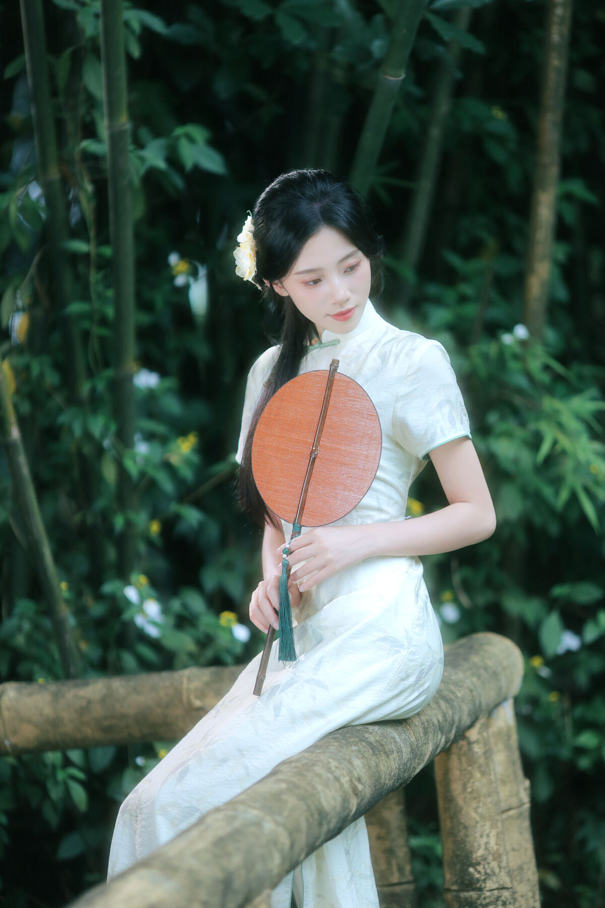 YiTuYu艺图语 Vol.9886 Zhong Ting Er 3 YiTuYu艺图语 Vol.9886 Zhong Ting Er