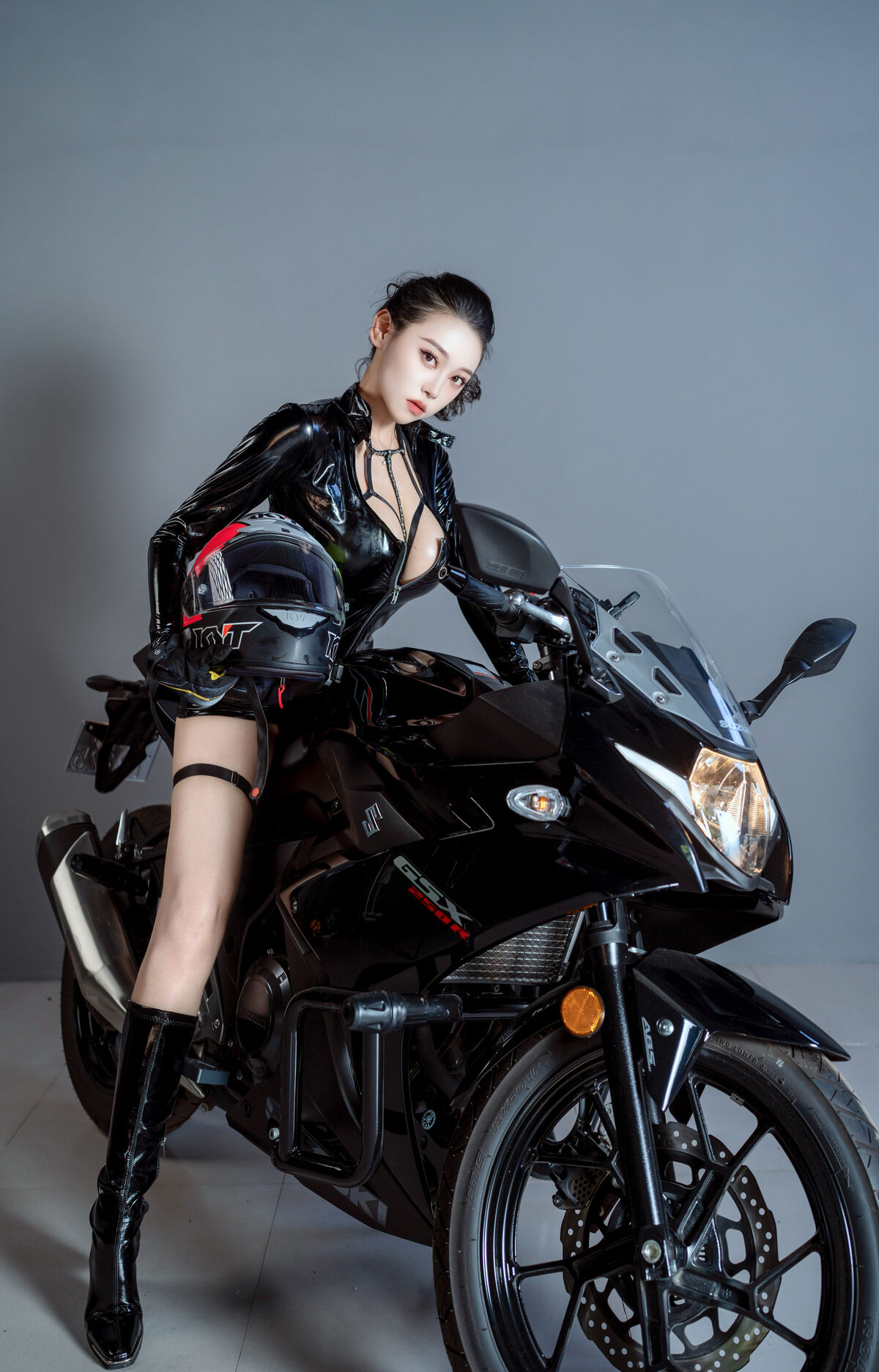 内购无水印 Qing Miao 清妙 - 秀人网模特 机车女郎 22 内购无水印 Qing Miao 清妙 - 秀人网模特 机车女郎