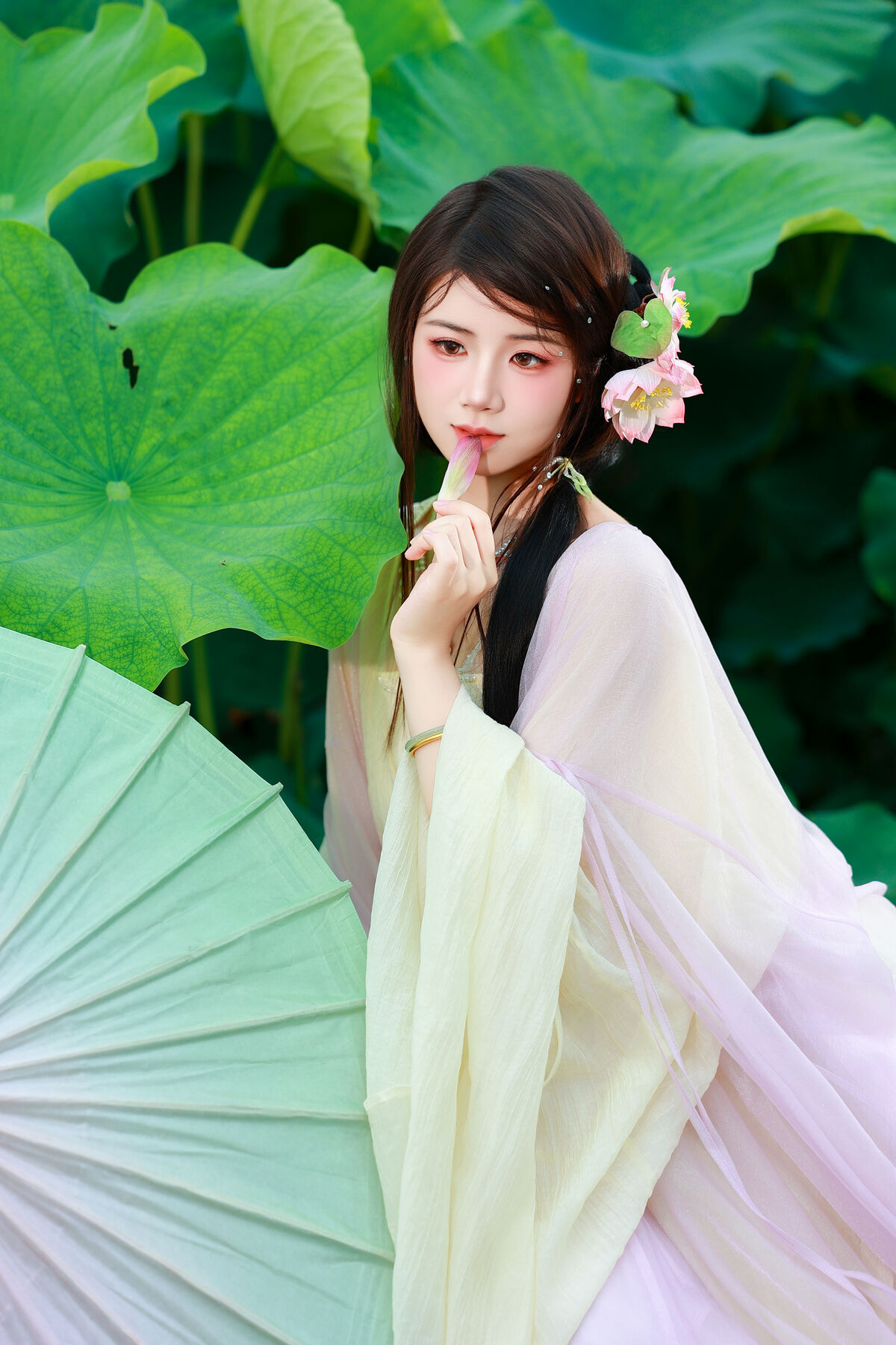 YiTuYu艺图语 Vol.9955 Xiao Du Tong Xue 13 YiTuYu艺图语 Vol.9955 Xiao Du Tong Xue
