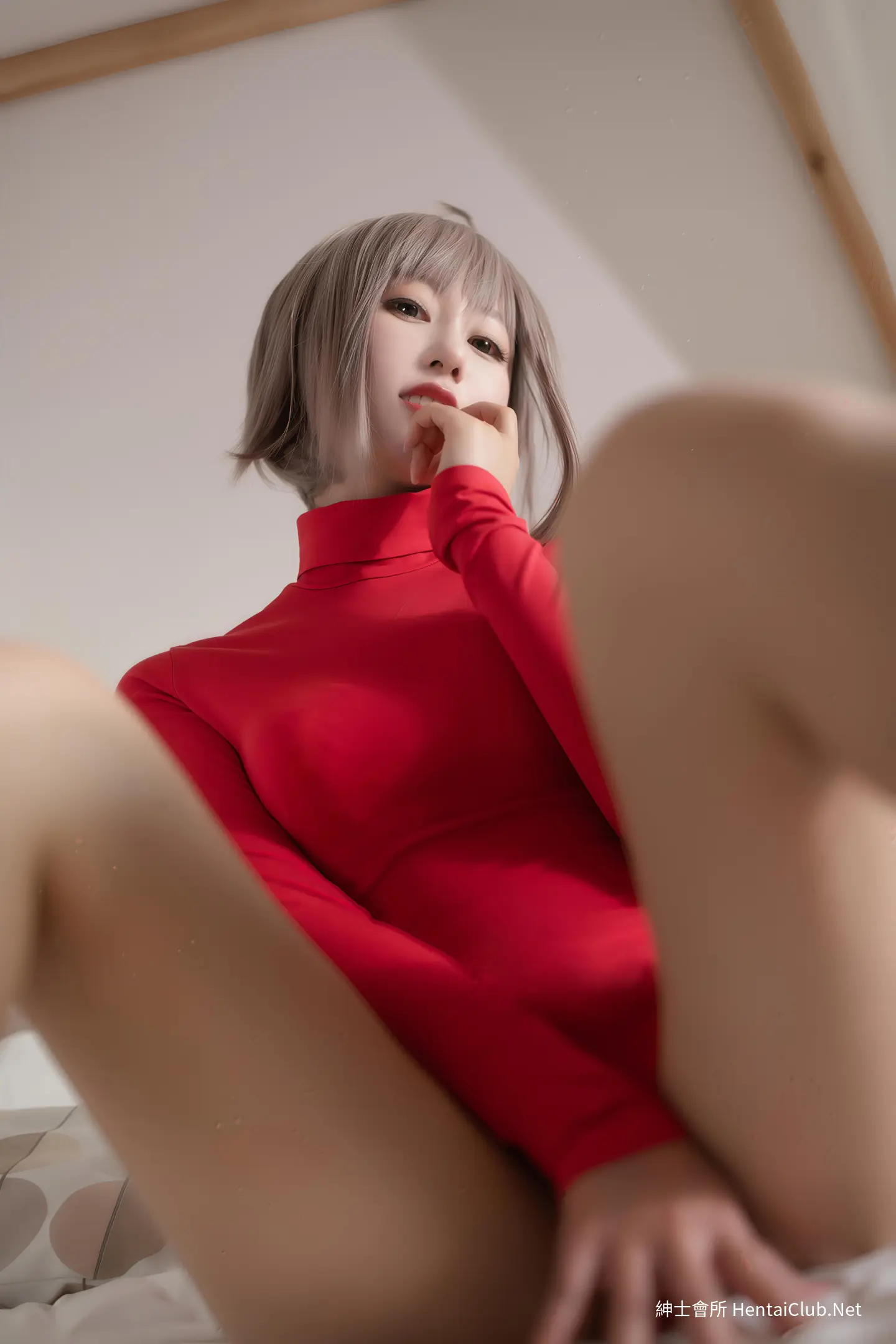 羽生三未 私房红色毛衣