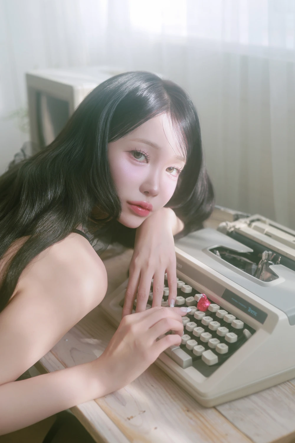 WinterD 겨우디 – Photobook 「Secret Dessert」 8 WinterD 겨우디 – Photobook 「Secret Dessert」