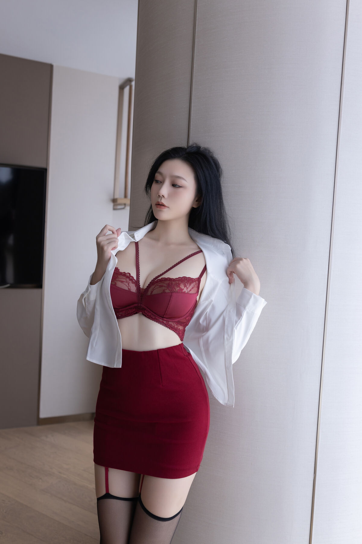 内购无水印 An Ran 安然anran - 秀人网模特 红裙OL 41 内购无水印 An Ran 安然anran - 秀人网模特 红裙OL