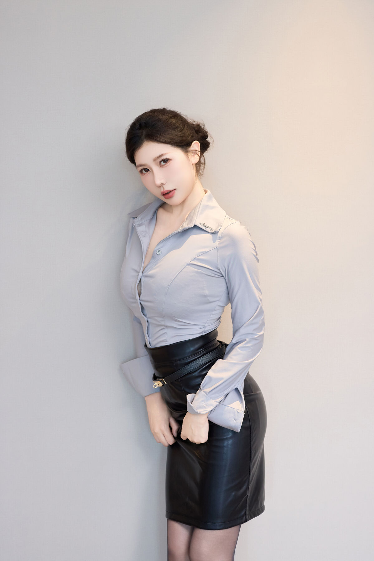内购无水印 Yin Tian Tian 尹甜甜sunny - 秀人网模特 OL皮裙 Part01 23 内购无水印 Yin Tian Tian 尹甜甜sunny - 秀人网模特 OL皮裙 Part01