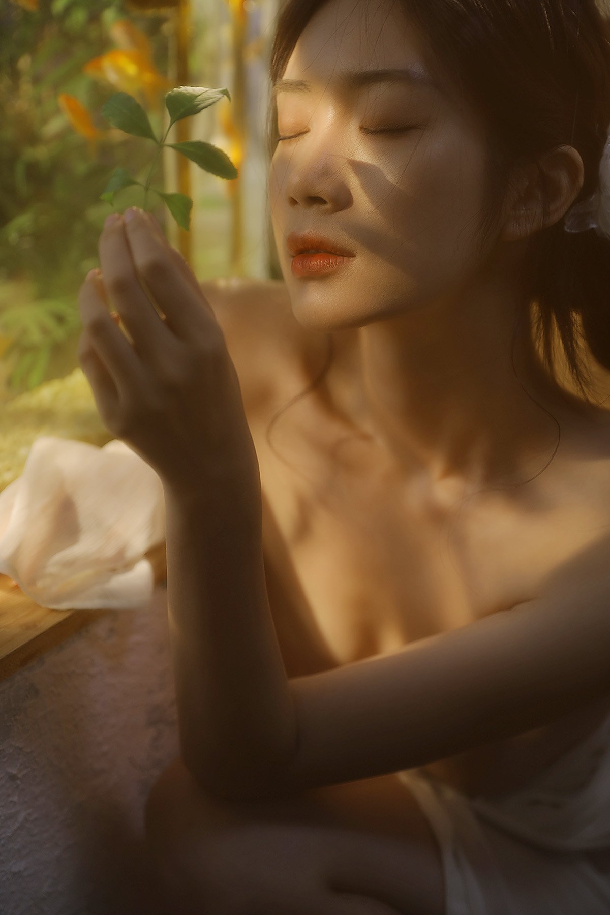 YiTuYu艺图语 Vol.9993 Liu Liu