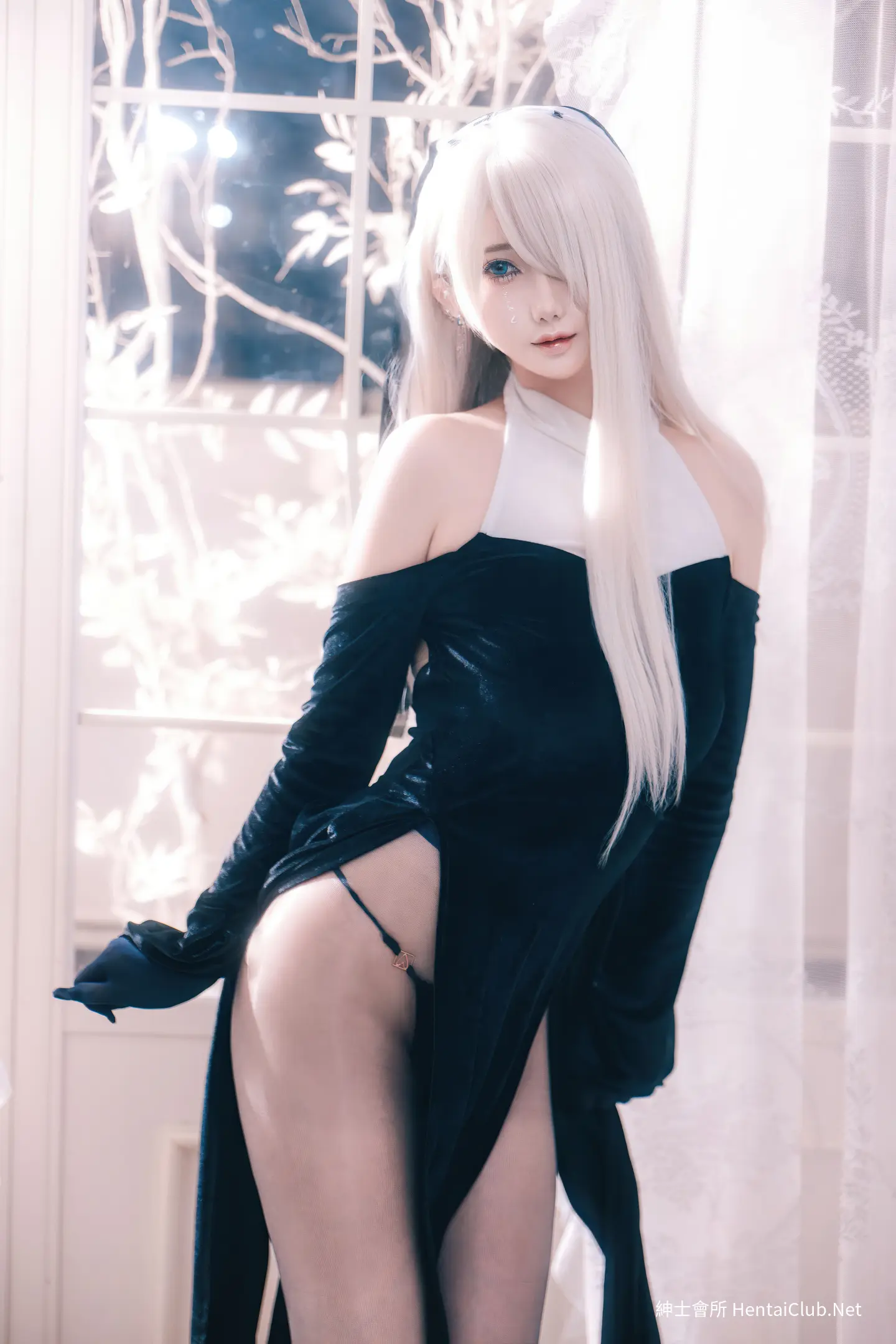 萨隆苦囚 修女