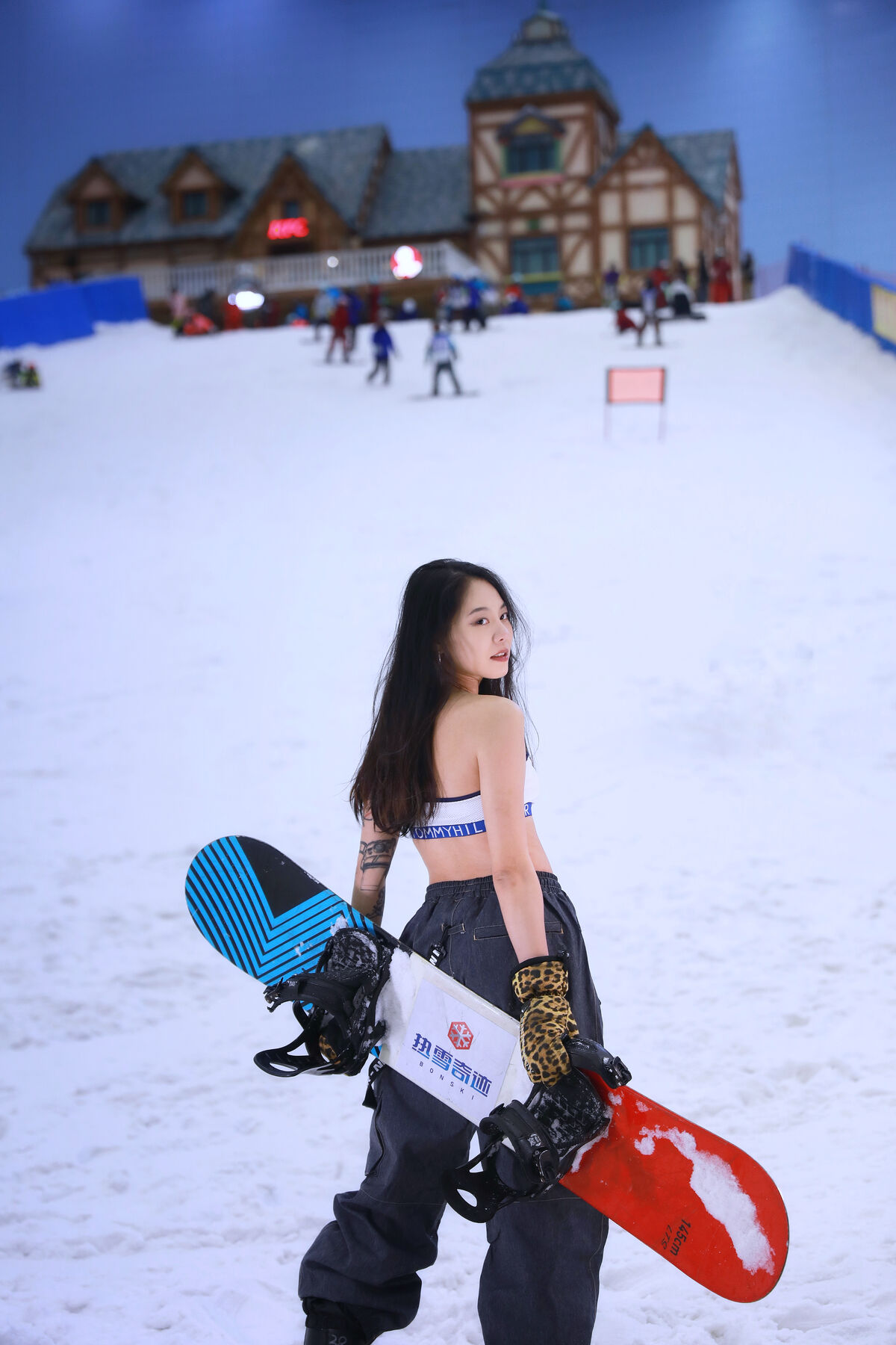 YiTuYu艺图语 Vol.9905 Gigi 16 YiTuYu艺图语 Vol.9905 Gigi