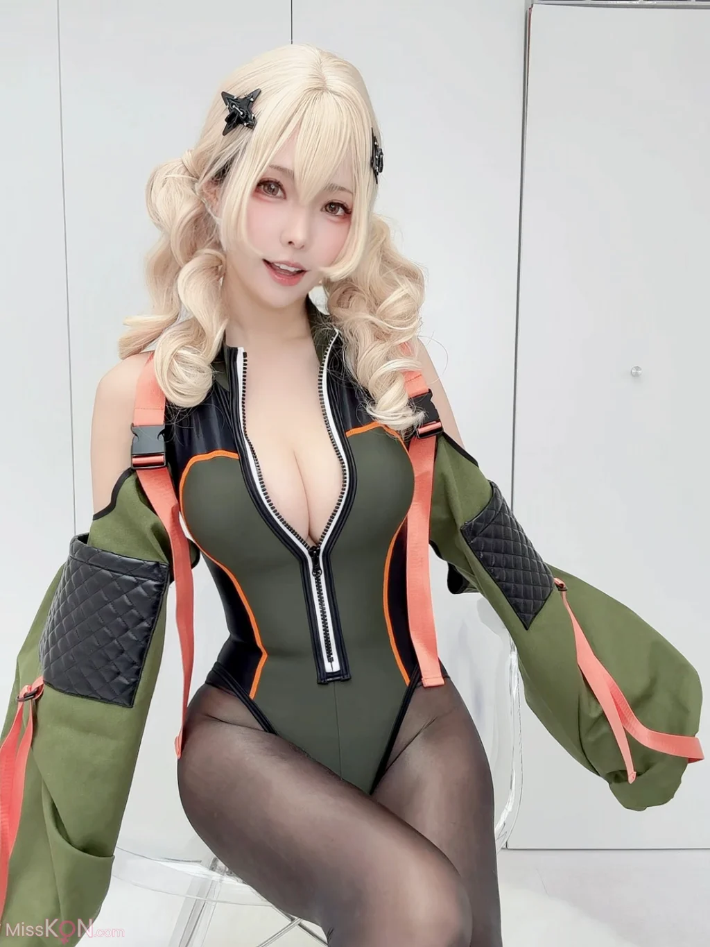 Coser@Ely_eee (ElyEE子): May 2026 Extras and Video 16 Coser@Ely_eee (ElyEE子): May 2026 Extras and Video