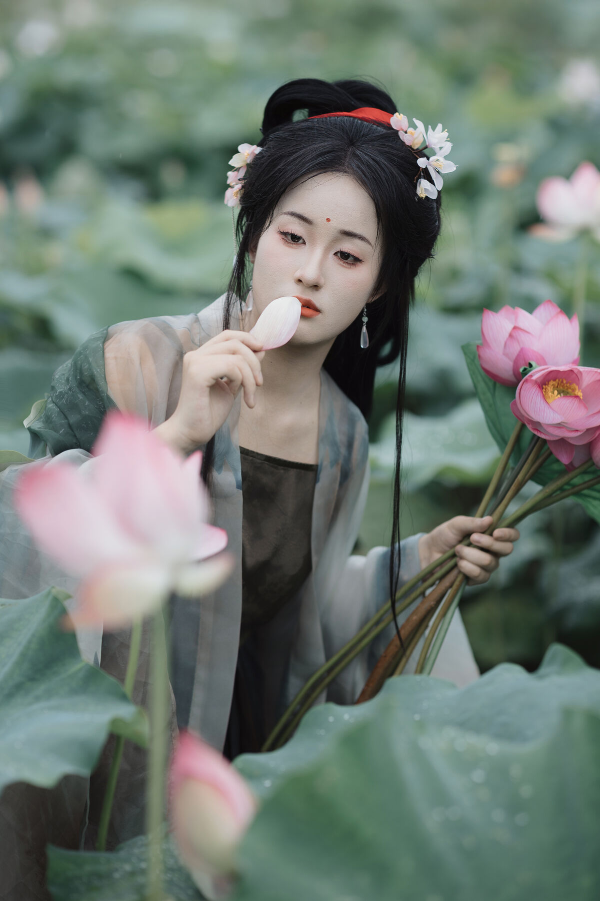 YiTuYu艺图语 Vol.9895 Yuan Di Diao Xian Qu Ye Nao 21 YiTuYu艺图语 Vol.9895 Yuan Di Diao Xian Qu Ye Nao