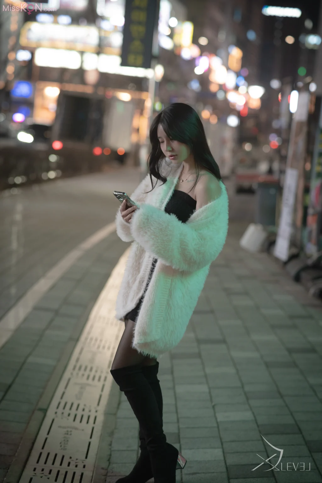 X-LEVEL Yeha (예하): Black Out 29 X-LEVEL Yeha (예하): Black Out