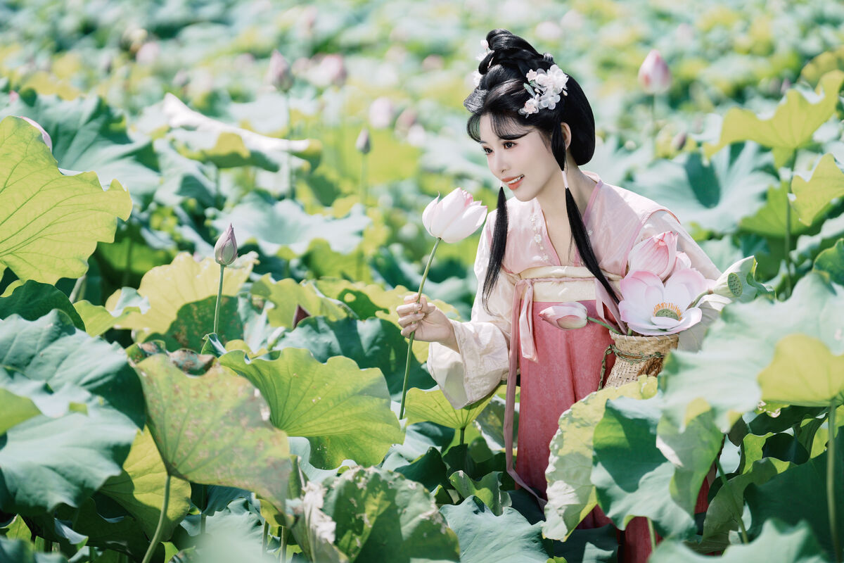 YiTuYu艺图语 Vol.9944 Gui Hua Ya 16 YiTuYu艺图语 Vol.9944 Gui Hua Ya