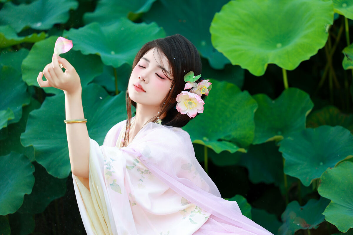 YiTuYu艺图语 Vol.9955 Xiao Du Tong Xue 37 YiTuYu艺图语 Vol.9955 Xiao Du Tong Xue