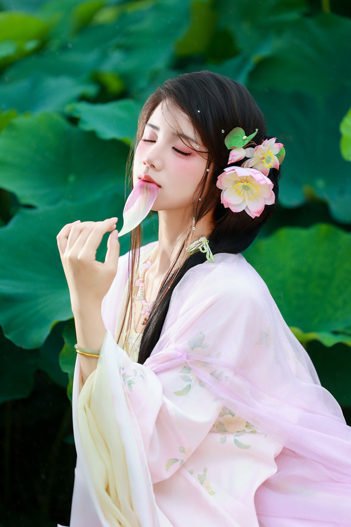 YiTuYu艺图语 Vol.9955 Xiao Du Tong Xue 1 YiTuYu艺图语 Vol.9955 Xiao Du Tong Xue
