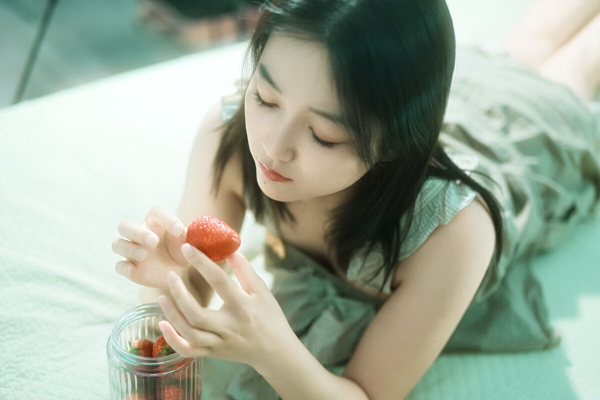 YiTuYu艺图语 Vol.9932 Kiri Kiri 14 YiTuYu艺图语 Vol.9932 Kiri Kiri