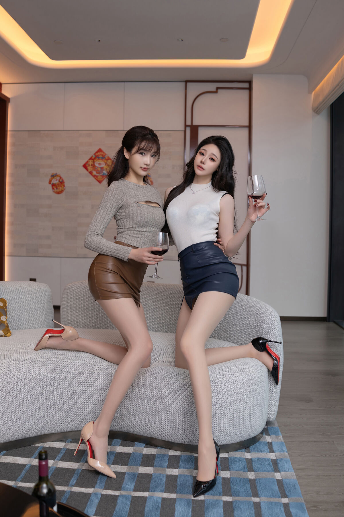 内购无水印 Lu Xuan Xuan 陆萱萱 And Shi Xiao Dou Dou 是小逗逗 And Tang An Qi 唐安琪 - 秀人网模特 三姐妹闹新春 Part01 44 内购无水印 Lu Xuan Xuan 陆萱萱 And Shi Xiao Dou Dou 是小逗逗 And Tang An Qi 唐安琪 - 秀人网模特 三姐妹闹新春 Part01